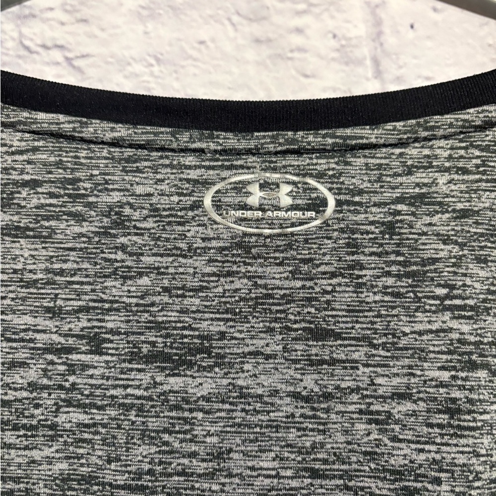 Under Armour Women's Black and Gray Raglan Top Medium - Picture 5 of 6